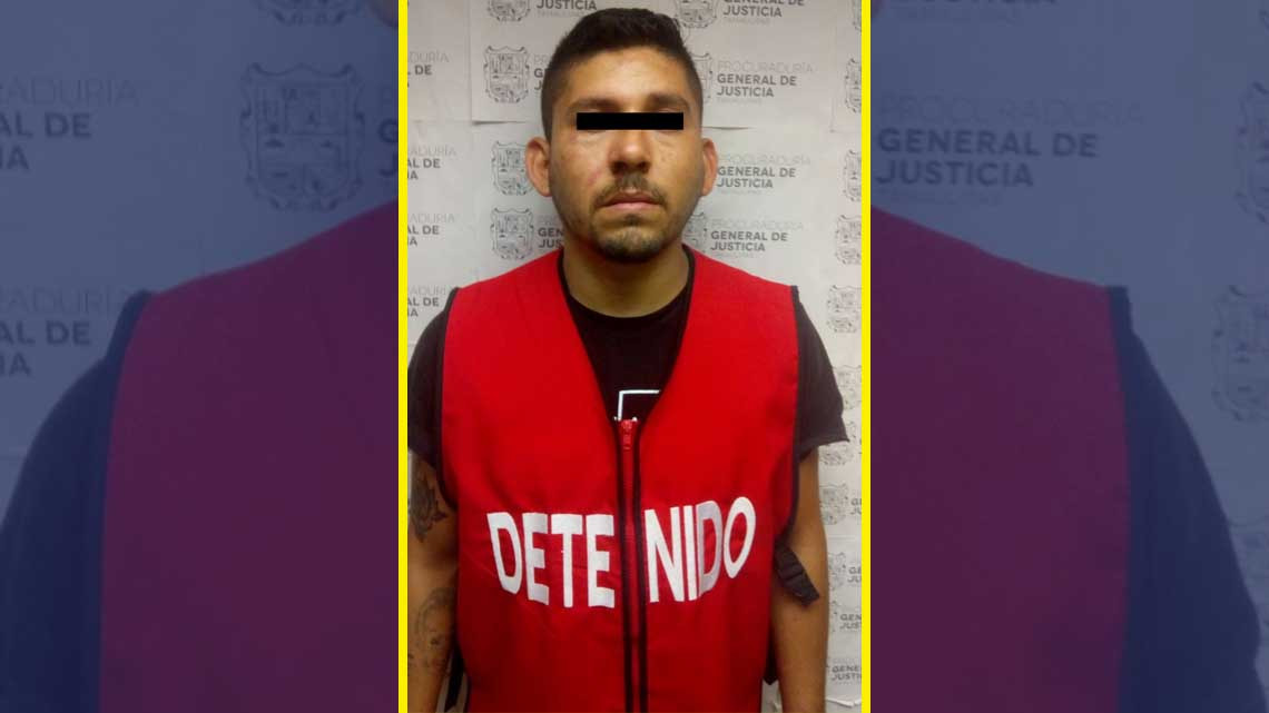 Detienen a hombres en posesión armas y vehículo