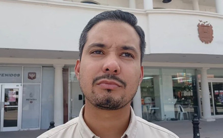 Regidor desmiente uso de grúa en domicilios