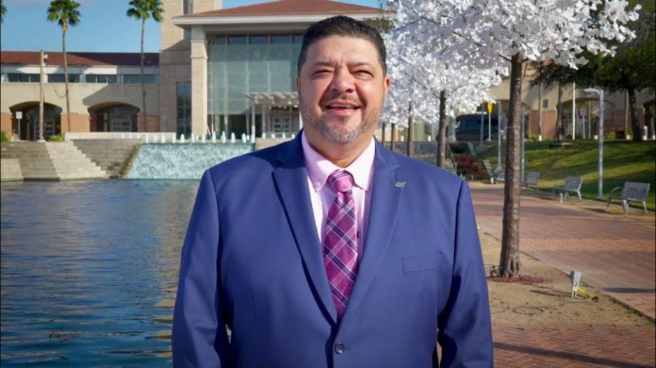 Pese a acusaciones, comisionado de McAllen se niega a renunciar a su cargo