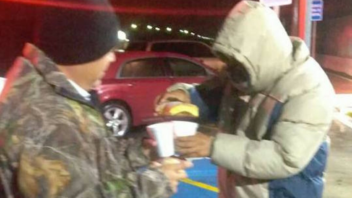 Auxilia PC y Bomberos a población vulnerable