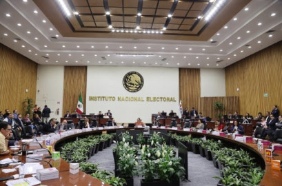 INE ordena postular 5 mujeres para gubernaturas en 2024