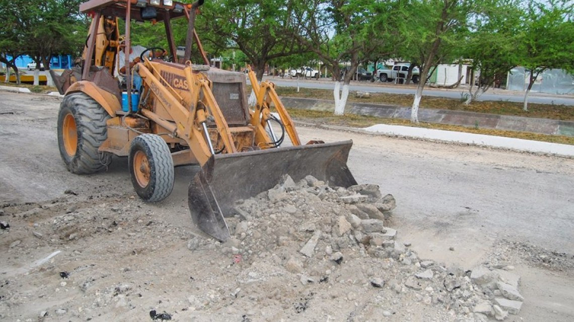 Continúan trabajos en Boulevard de la calle séptima