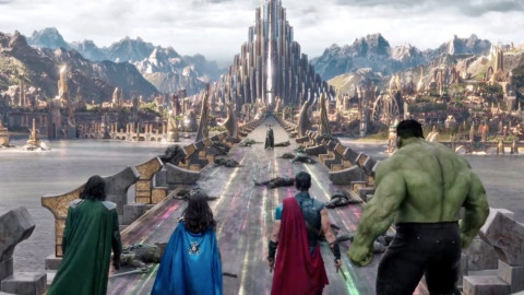 Elenco "Thor: Ragnarok" hace película en vivo