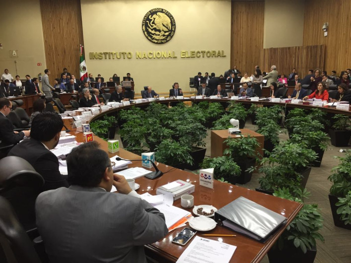 Por no cuidar padrón electoral INE multa a partidos