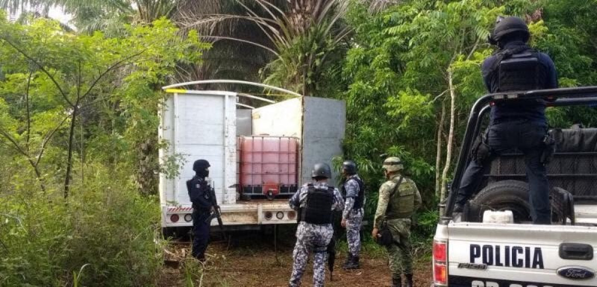 Encuentran bidones de combustible robado