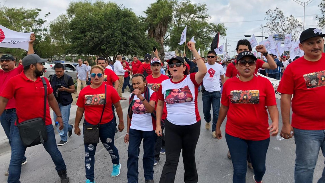 Obreros y activistas sociales piden la caída del charrismo