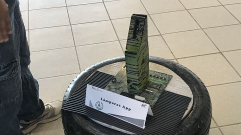 Estudiantes de la UTM crean lámpara inteligente