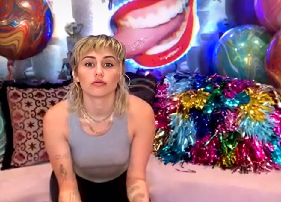  Cuando la cuarentena se pone aburrida y ves tu cabello tentador: Miley Cyrus