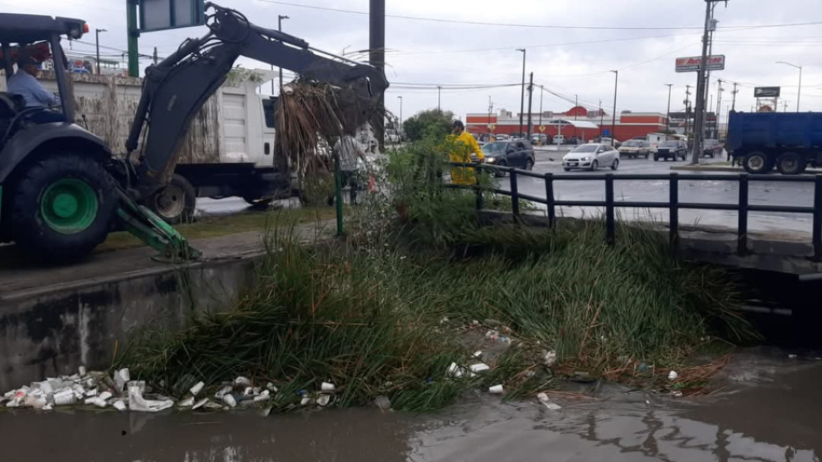 Piden a la población no tirar basura en drenes y calles para evitar inundaciones