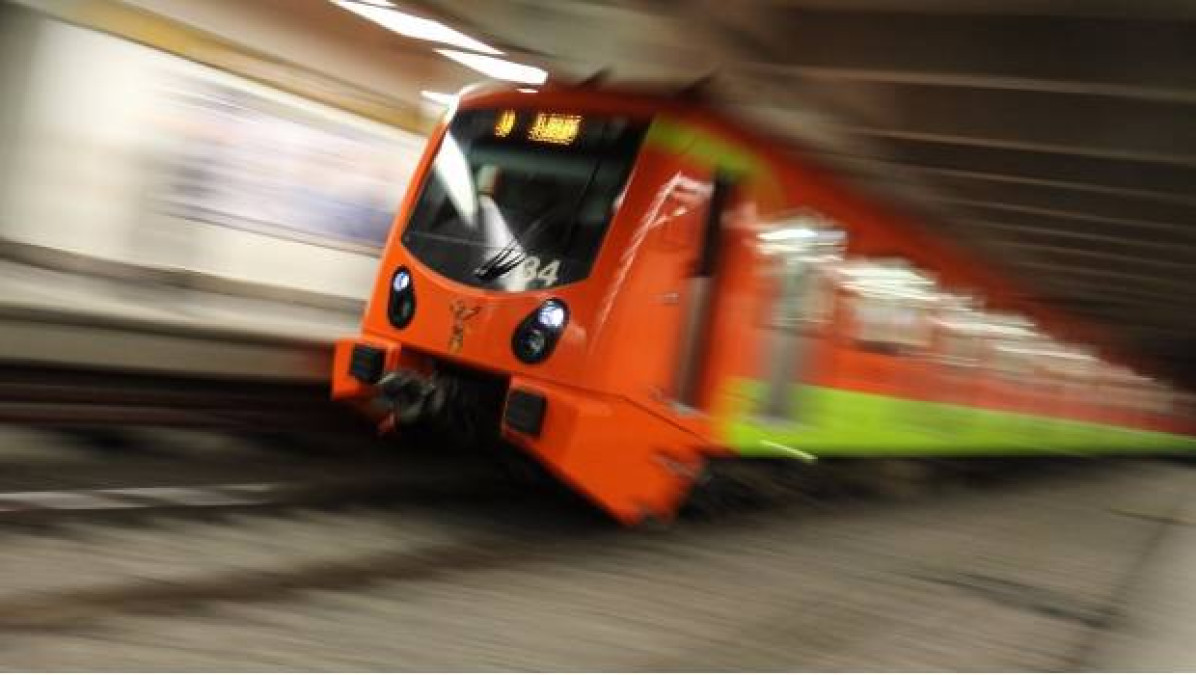 Joven se suicida en Metro Salto de Agua