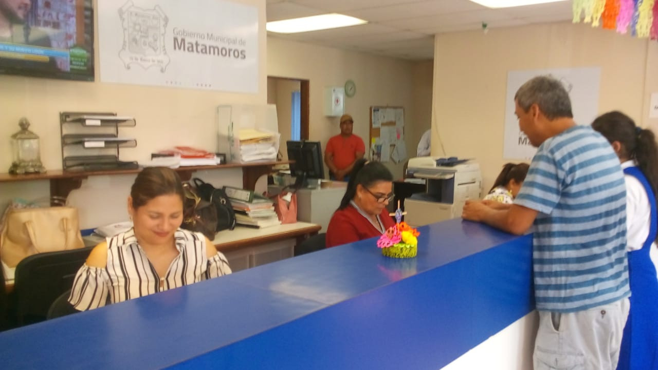 Denuncian varios casos de fraude en el pago del pasaporte mexicano