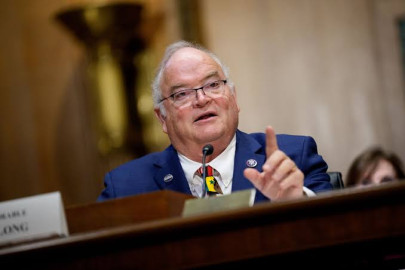 Trump cesa a director de Servicio de Impuestos tras solicitar datos de indocumentados