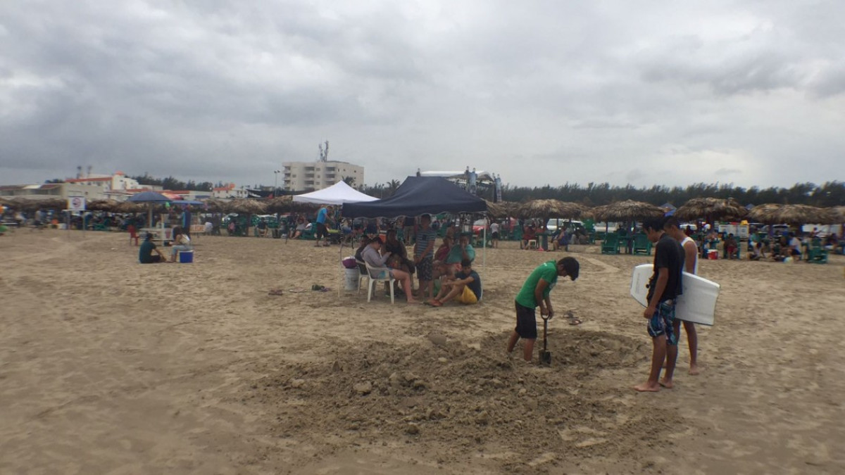 Arriban a playa Miramar 17 mil personas en jueves santo