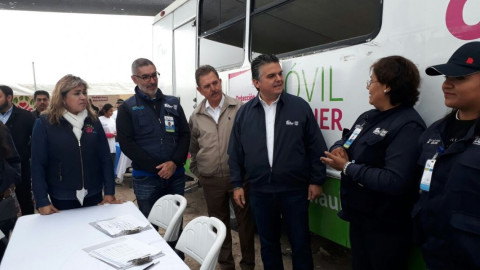"Abrazando Familias" visita colonia 10 de mayo