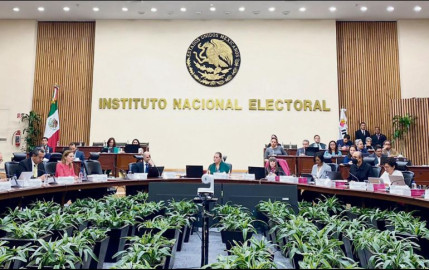 Por quinta vez, el INE impone medidas a AMLO