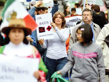 Exigen revertir el gasolinazo y buscan amparo