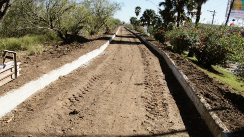 Avanzan trabajos de ciclopista, autorizada por el alcalde en el bordo del río Bravo
