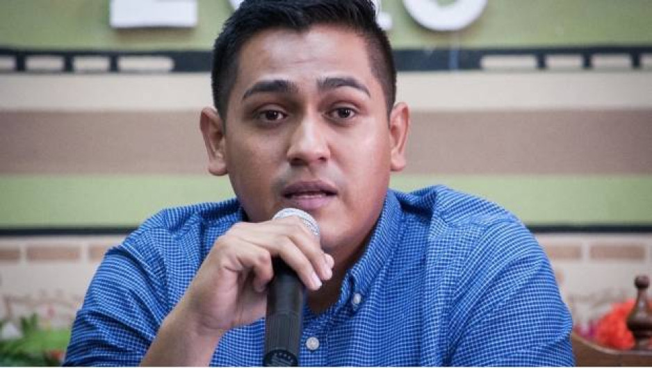 Mi padre sólo destapó  “la punta del iceberg”: Carlos Domínguez