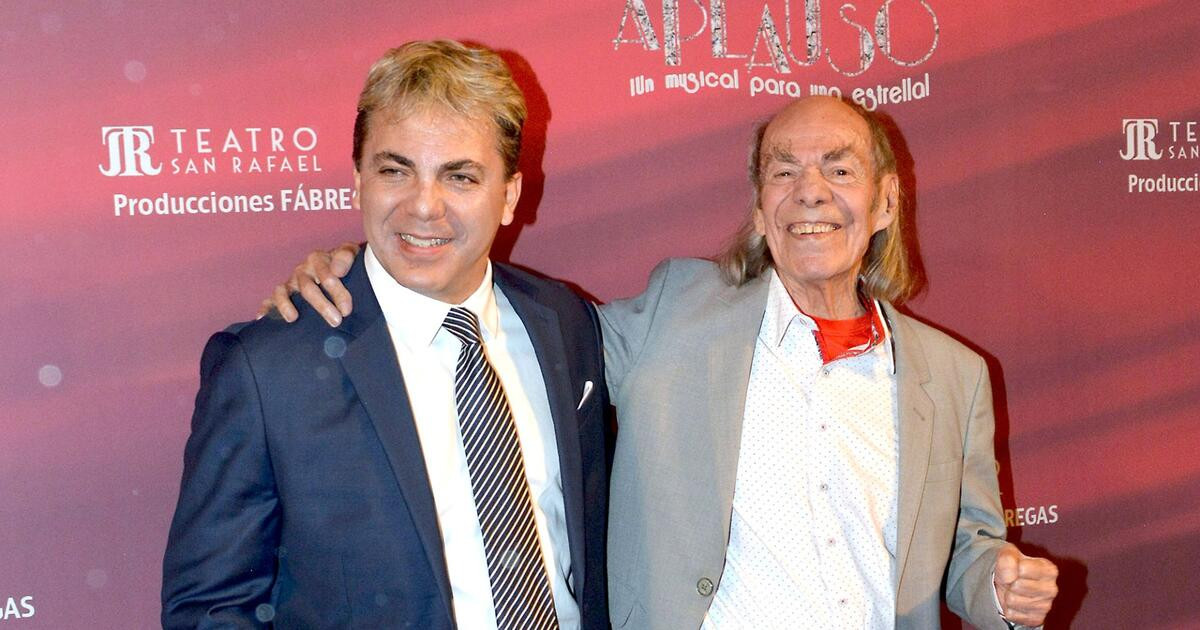 Cristian Castro se despide de su padre “El Loco” Valdés 