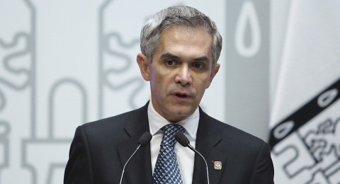 Despiden a Mancera con mariachis