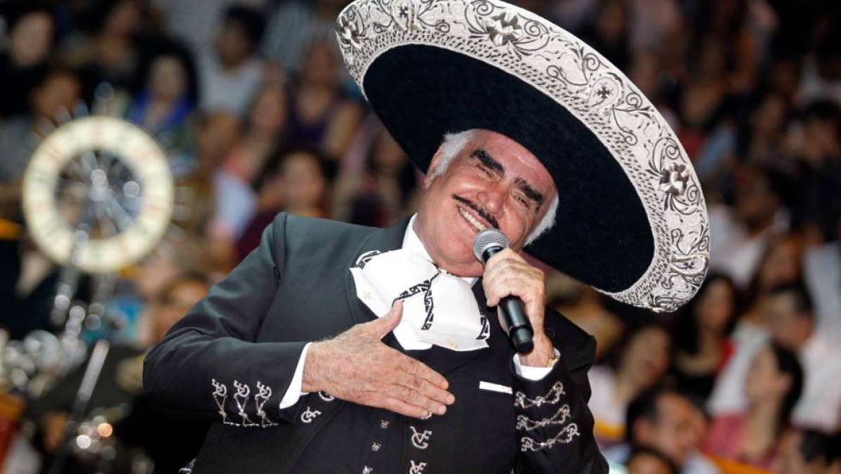 Vicente Fernández lanza nueva versión de "Ya No Insistas Corazón"