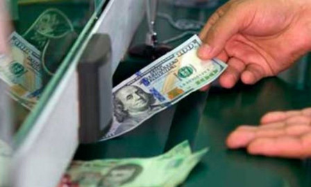 Dólar cotiza a la venta en 18.72 pesos