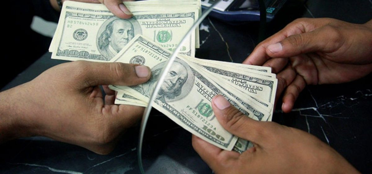 Dólar cotiza en 18.65 pesos a la venta en casas de cambio 