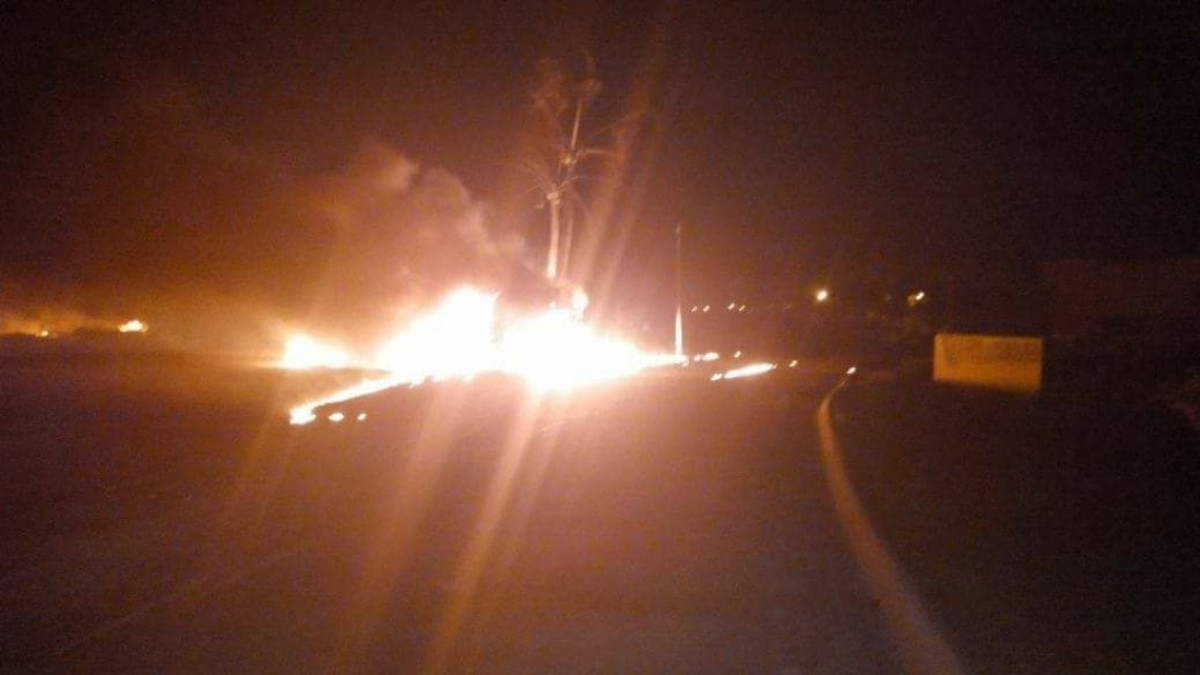 Se incendia pipa en corredor urbano de Ciudad Madero