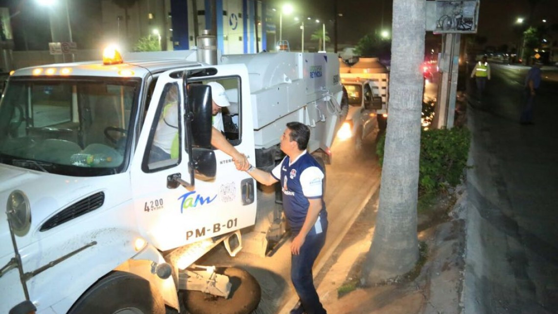 Supervisa Gobernador Cabeza de Vaca trabajos de limpieza en avenidas de Reynosa