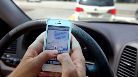 Aumenta índice de accidentes por uso del teléfono