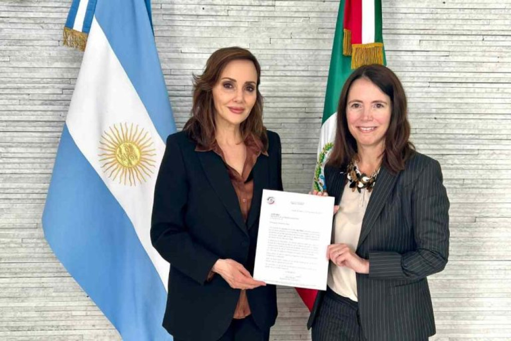 Lilly Téllez invita a Milei al Senado para "un diálogo amistoso" con legisladores 