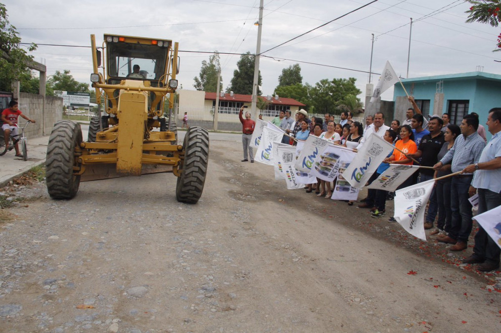 Da inicio obra de pavimentación