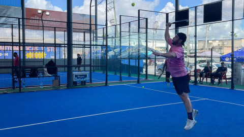 Torneo de pádel beneficia a mujeres con cáncer