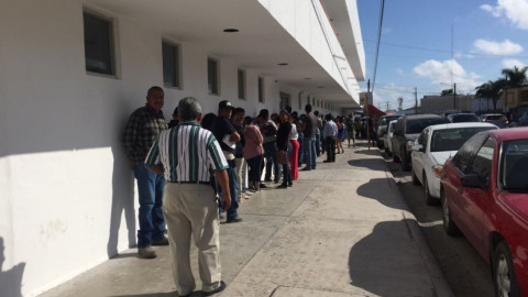 Saturan contribuyentes Oficina Fiscal, aprovechan descuentos