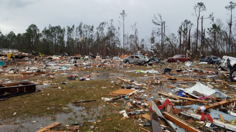 Al menos 18 muertos por tornados y tormentas en el sur de EU
