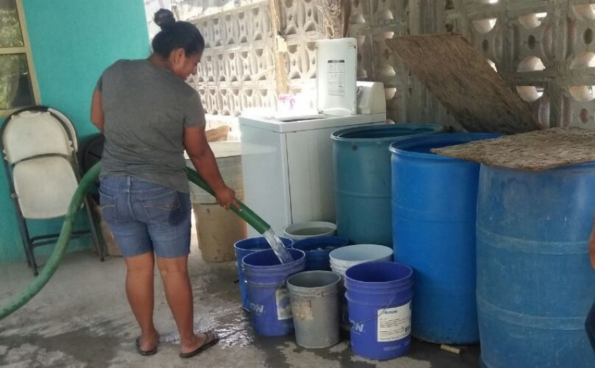 Pipas con agua atienden solicitudes en colonias y ejidos