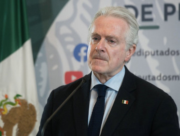 Santiago Creel se baja de la competencia por candidatura, quedan sólo Gálvez y Paredes