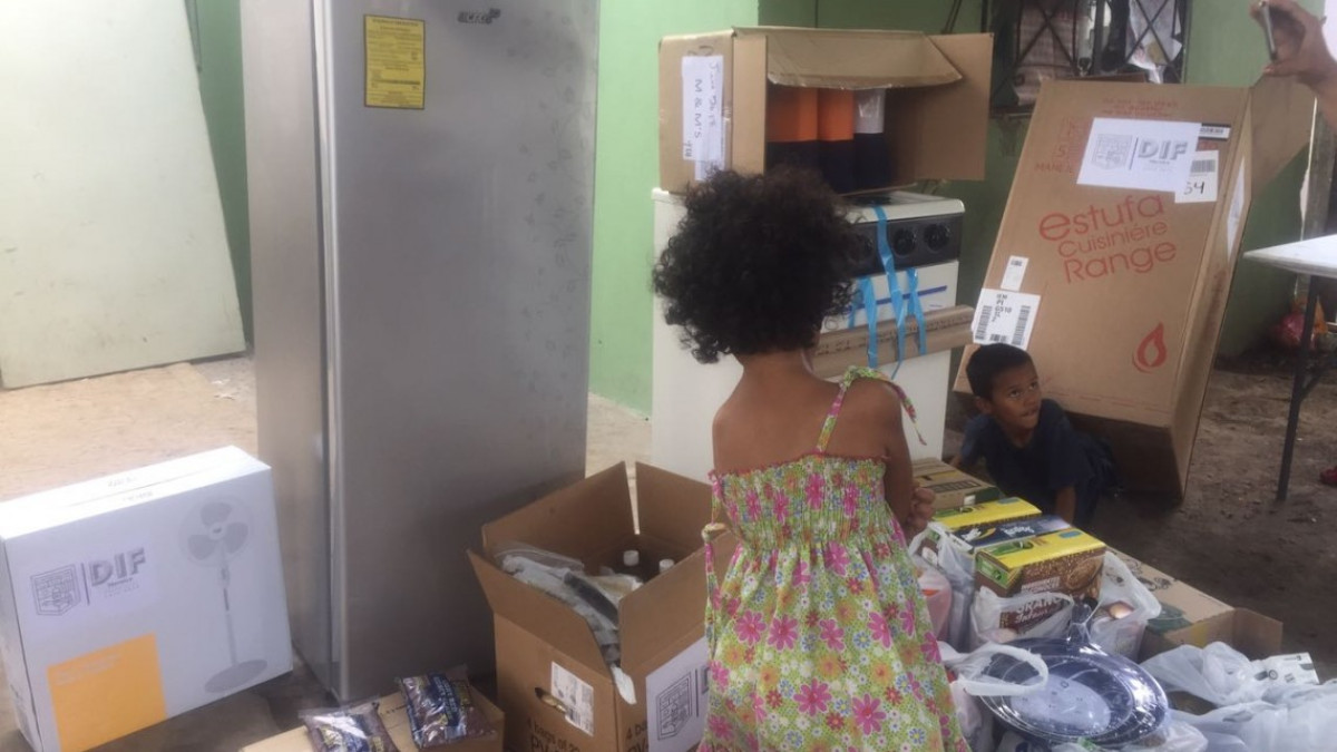 Entrega DIF Matamoros enceres domésticos a padre de 8 hijos