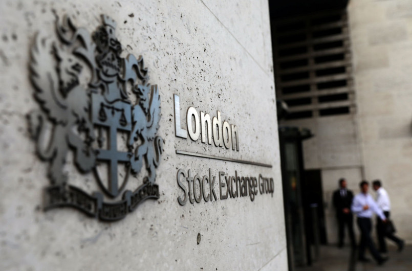 Hombre muere tras sufrir caída en la Bolsa de Londres