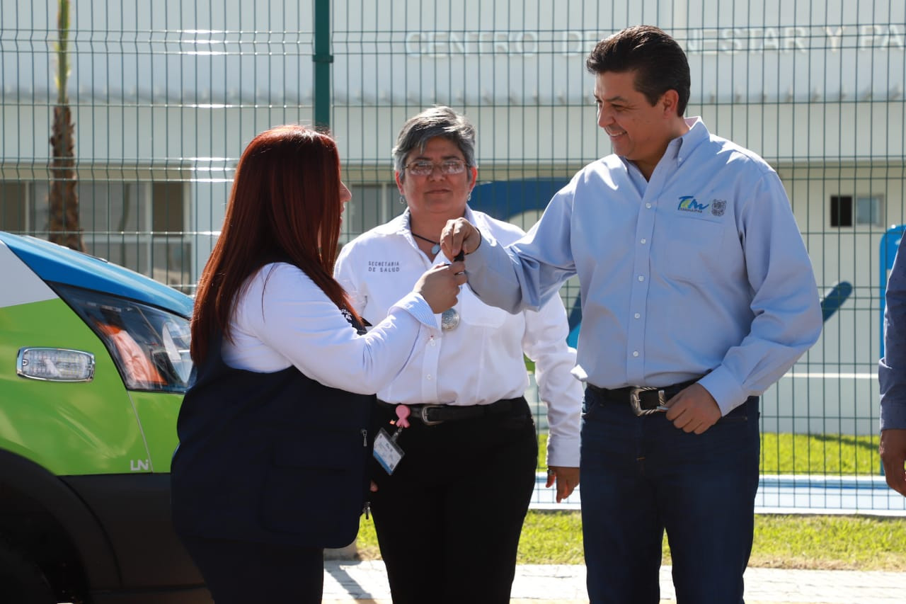 Fortalece Gobierno de Tamaulipas el sistema estatal de Salud con entrega de ambulancias y equipo