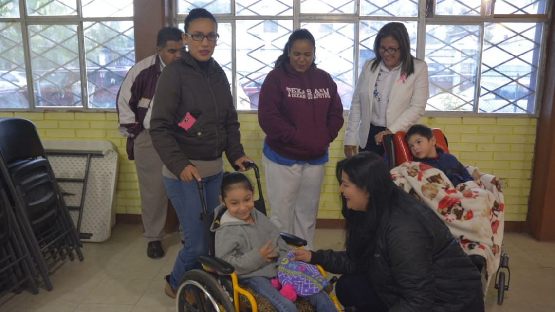Presidenta del DIF entrega donación a comunidad escolar