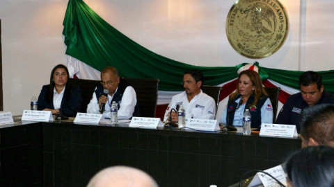 Suscriben Gobierno y Sector Salud acuerdo