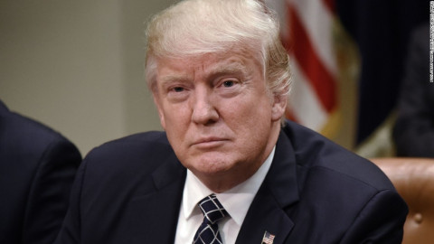 Fiscal Mueller no es despedido, Trump no lo acepta