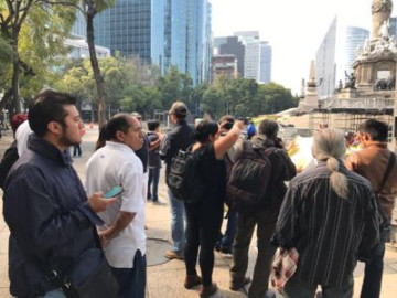 Inician marcha contra alza de gasolina en Reforma desde el Ángel de la Independencia