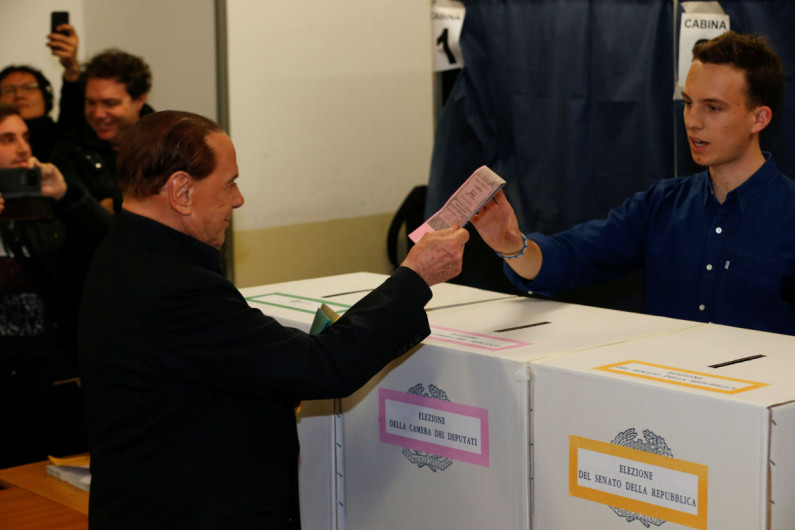 Realizan votaciones en Italia para diputaciones y senadores