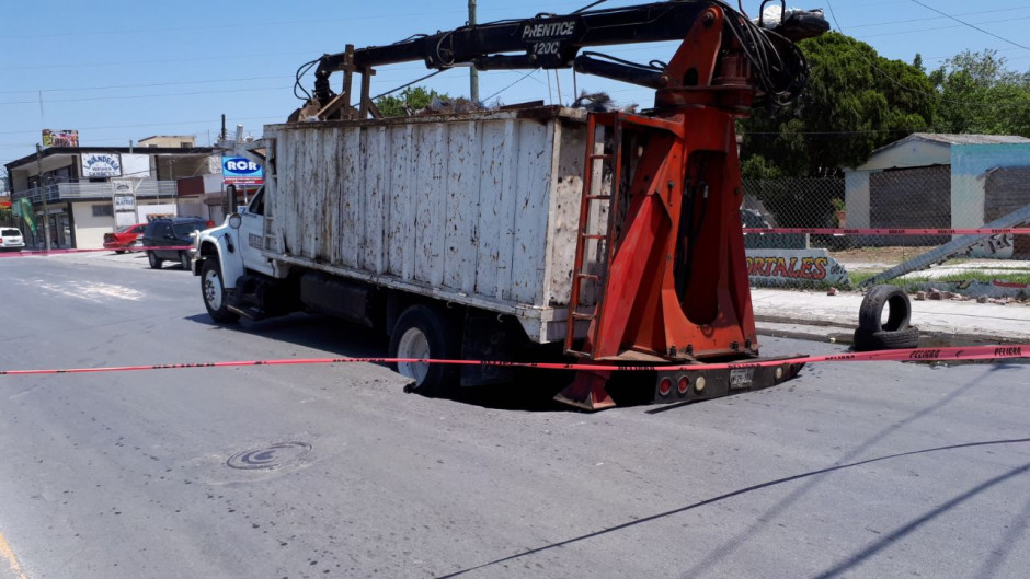 Socavones se desprenden de una misma línea