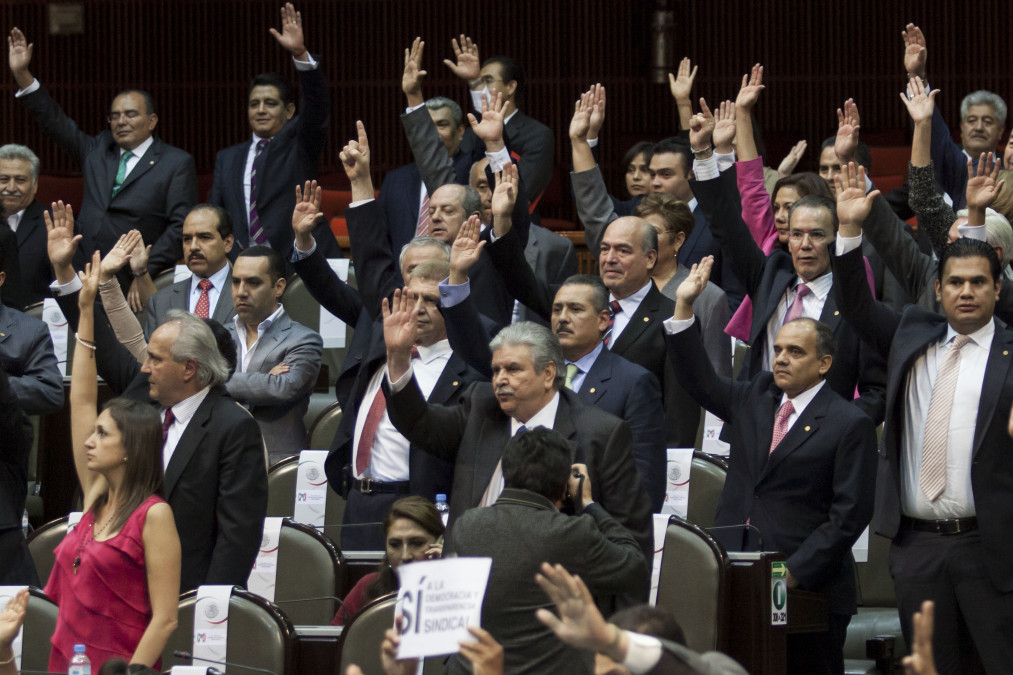 Se gratificarán diputados con 200 mdp