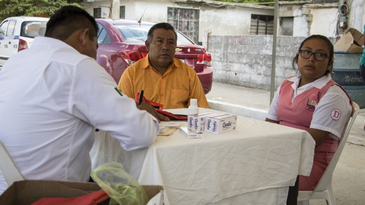 Brinda servicios médicos en colonia Héroe de Nacozari