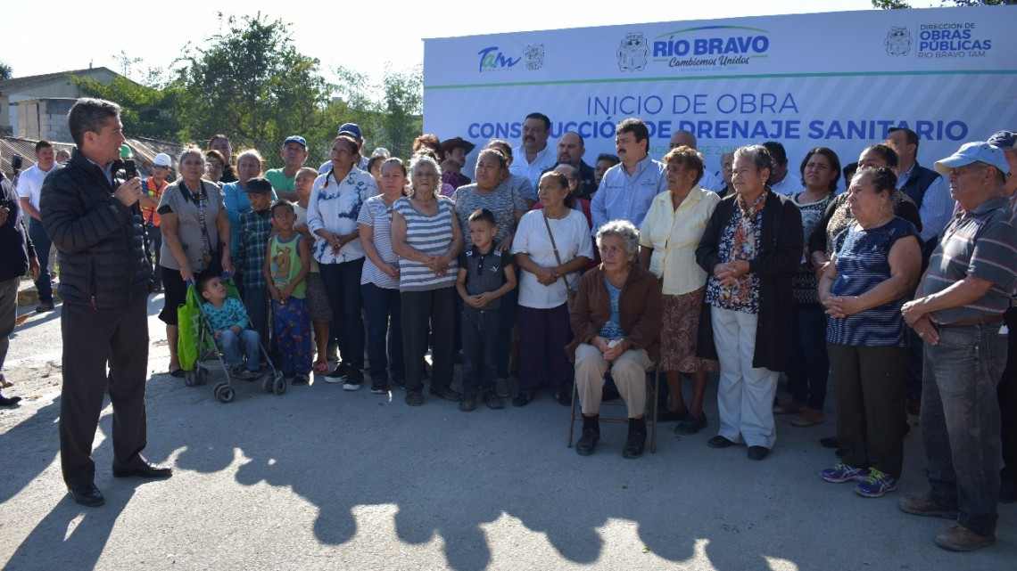 Inicia Municipio reposición de drenaje sanitario.