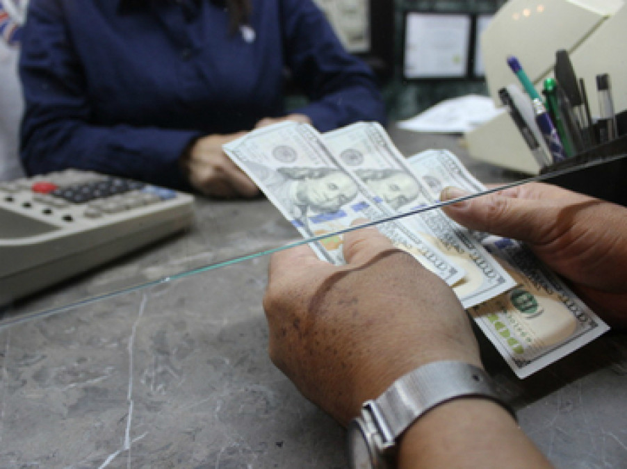 Dólar se vende en 17.95 pesos en el casas de cambio